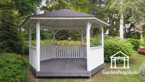 Šestihranný dřevěný altán — útulný zahradní altán s podlahou a krytou střechou - garden gazebo pergola