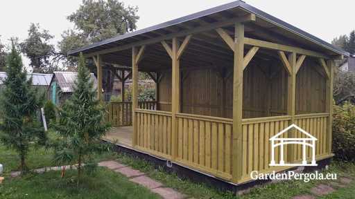 4x7 m přírodní dřevěný altán — prostorný zahradní altán s podlahou, zábradlím a jednostrannou střechou - garden gazebo pergola